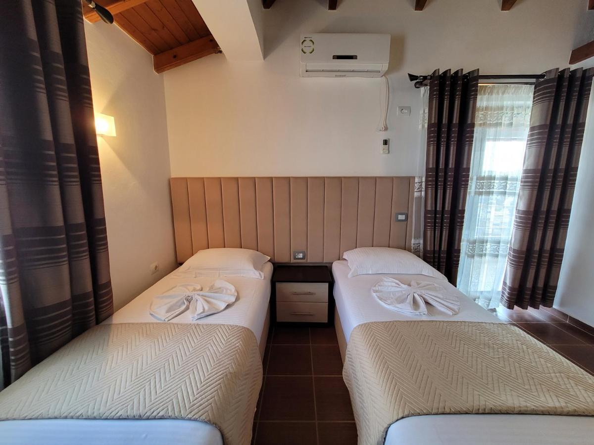 Villa JIOTA Ksamil Esterno foto